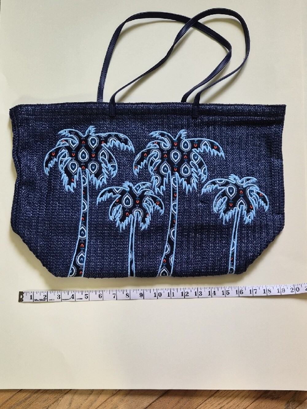 Vera Bradley Large Navy Tote with  Appliqued Palm Tree Design Travel Bag - Picture 3 of 4
